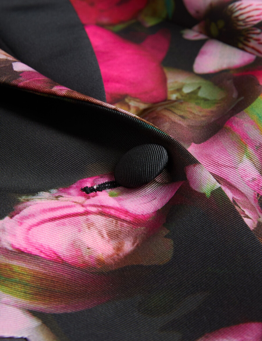 okuni - chaqueta entallada con estampado floral