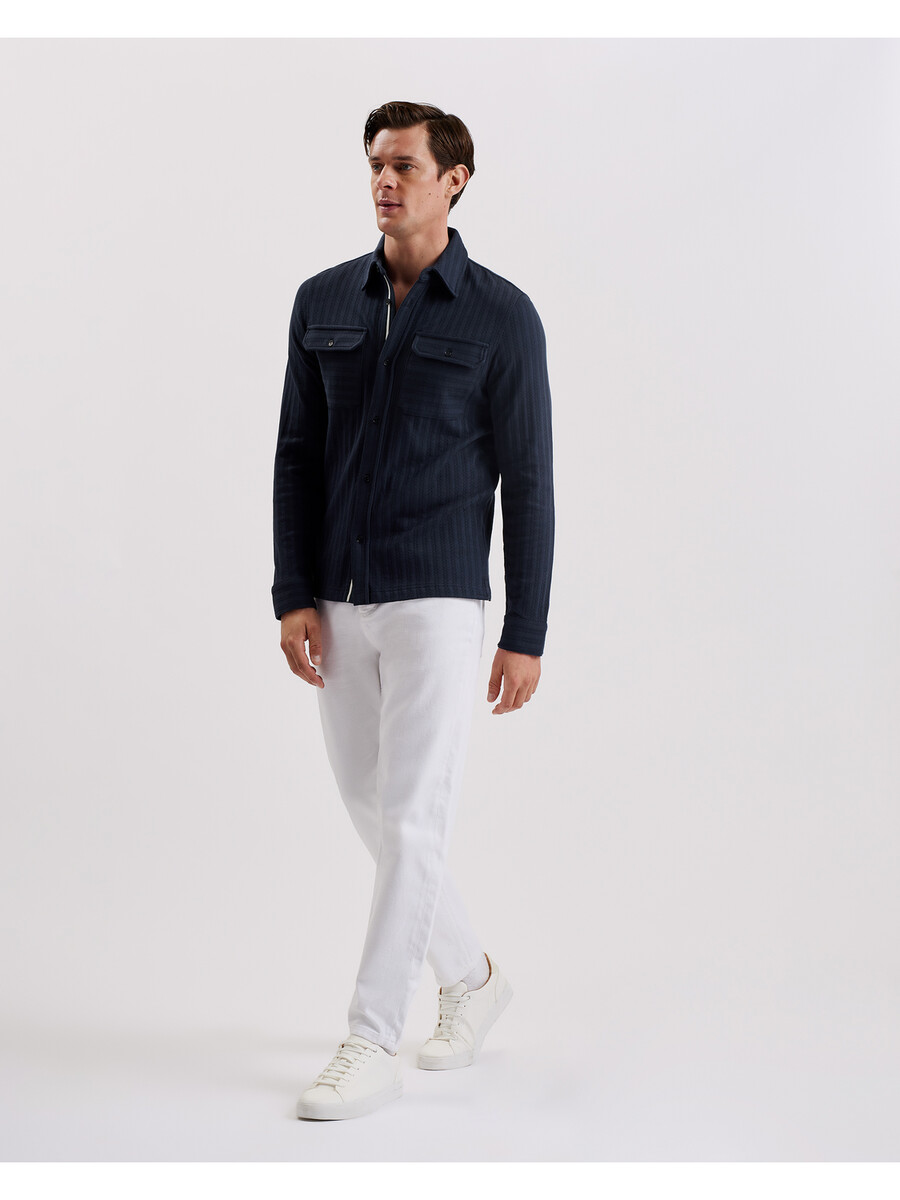 belza - camisa de algodón texturizado con bolsillos utilitarios