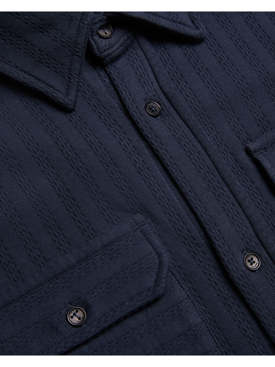 belza - camisa de algodón texturizado con bolsillos utilitarios