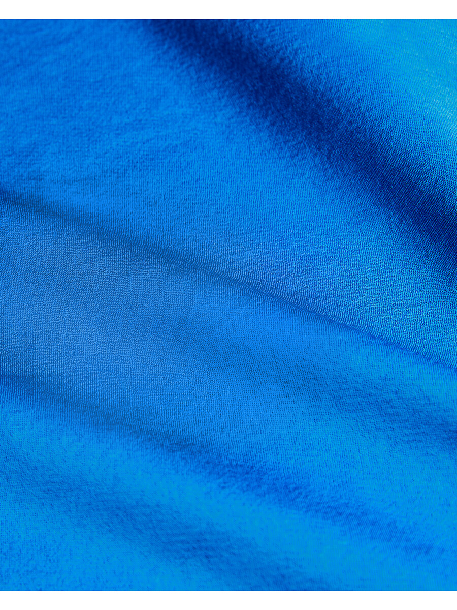 cherika - blusa de satén con mangas cortas y cuello de murciélago