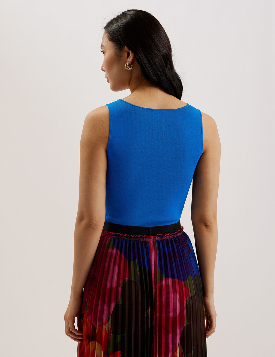 josiiy - top de punto ajustado sin mangas con cuello en v